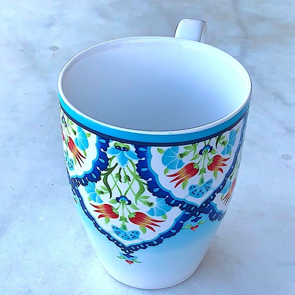 222 FIFTH TUNISIA COFFEE MUG 4 INCH ROUNDED FLORAL BLUE RED YELLOW NEW PORCELAIN - Picture 3 of 6